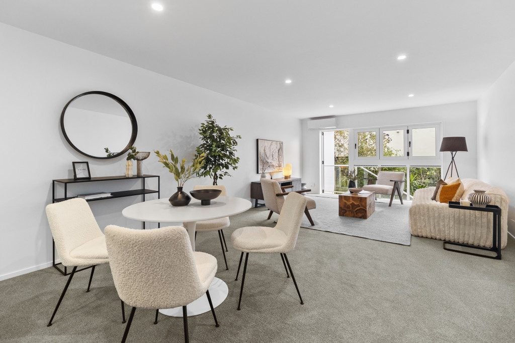 8C Arotau Place, Grafton, Auckland - Carousel 2