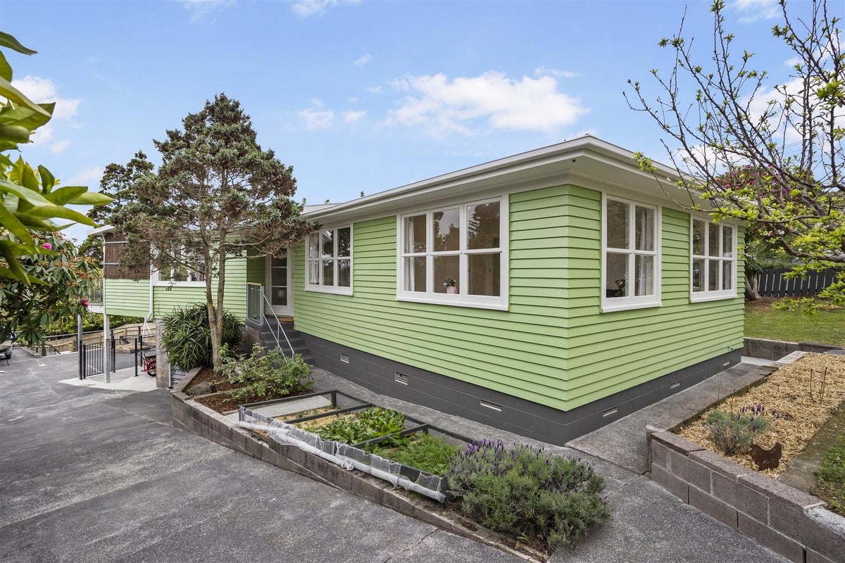 76 Methuen Road, New Windsor, Auckland - Carousel 1