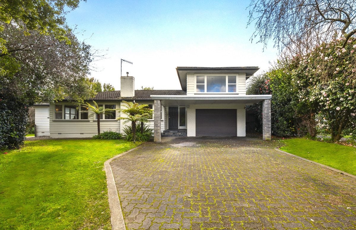 9 Athlone Place, Hokowhitu, Palmerston North - Carousel 1