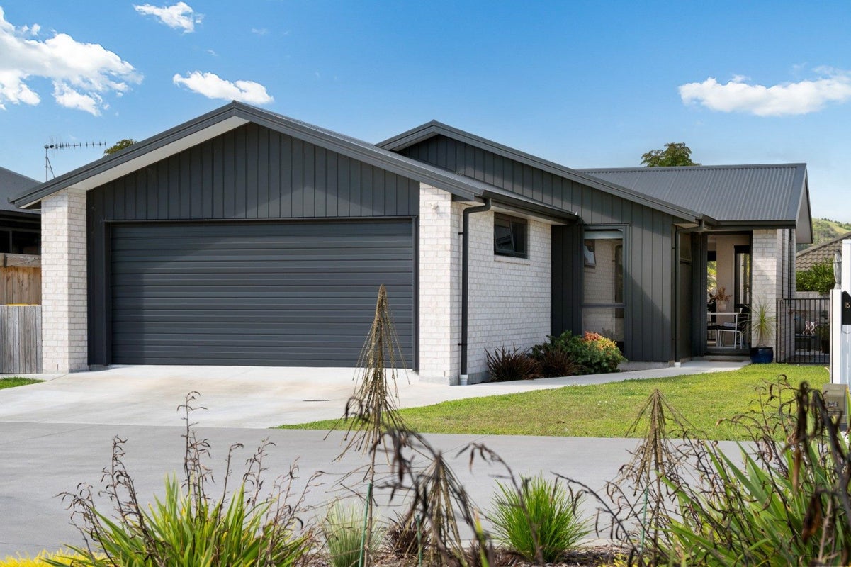 11 Maara Close, Papamoa Beach, Papamoa - Carousel 1