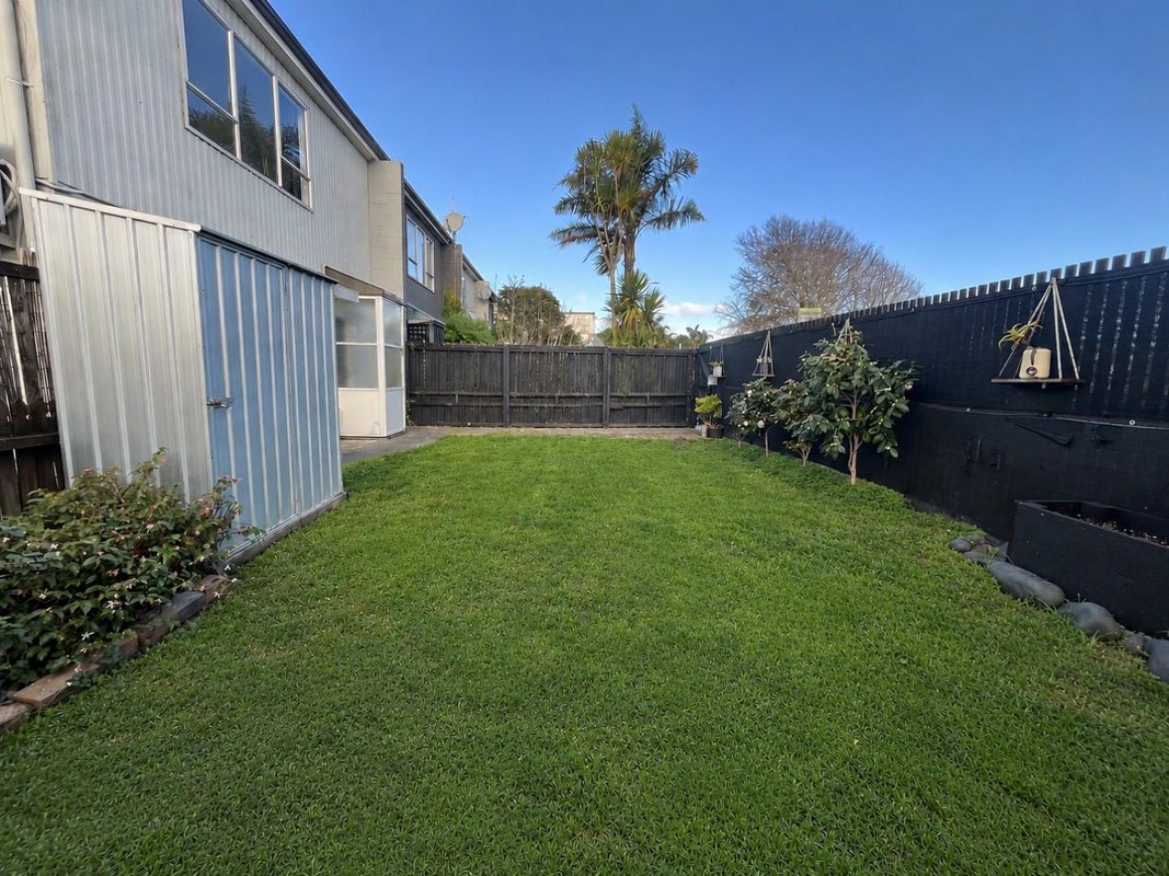 8/55 Point Chevalier Road, Point Chevalier, Auckland - Carousel 1