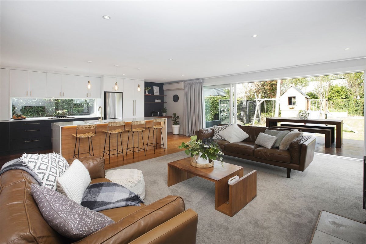 215 Springfield Road, St Albans, Christchurch - Carousel 1