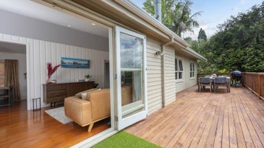 678 South Titirangi Road, Titirangi, Auckland - Carousel 1
