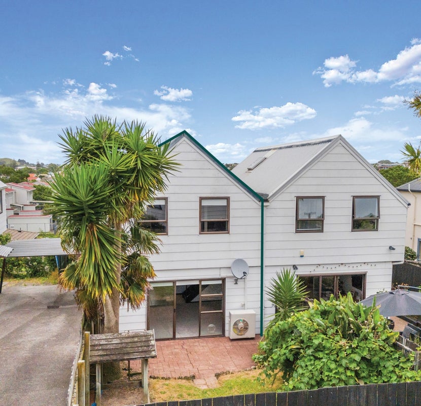 5/30 Owairaka Avenue, Owairaka, Auckland - Carousel 1