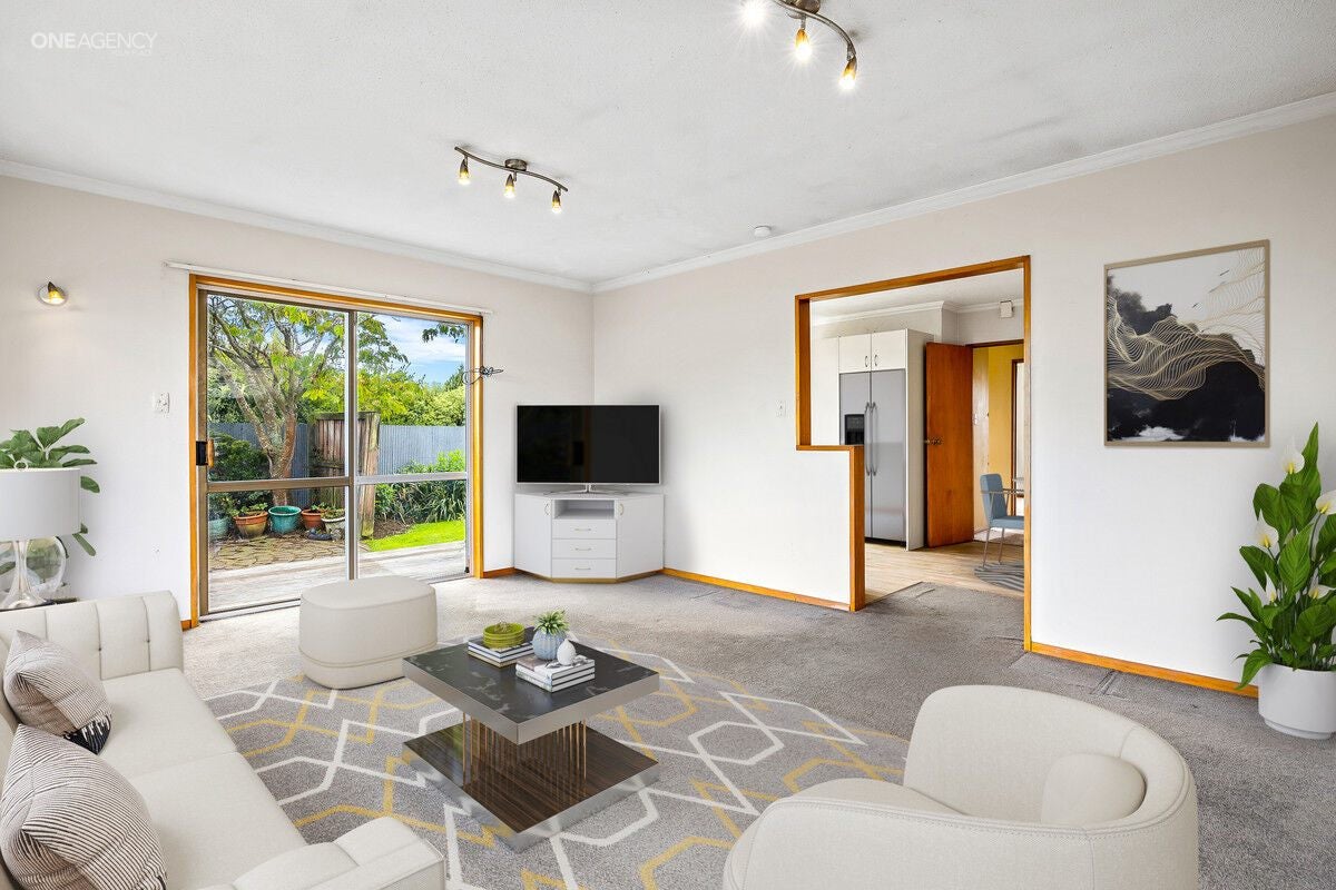2/11 Momorangi Crescent, Redwood, Christchurch - Carousel 2