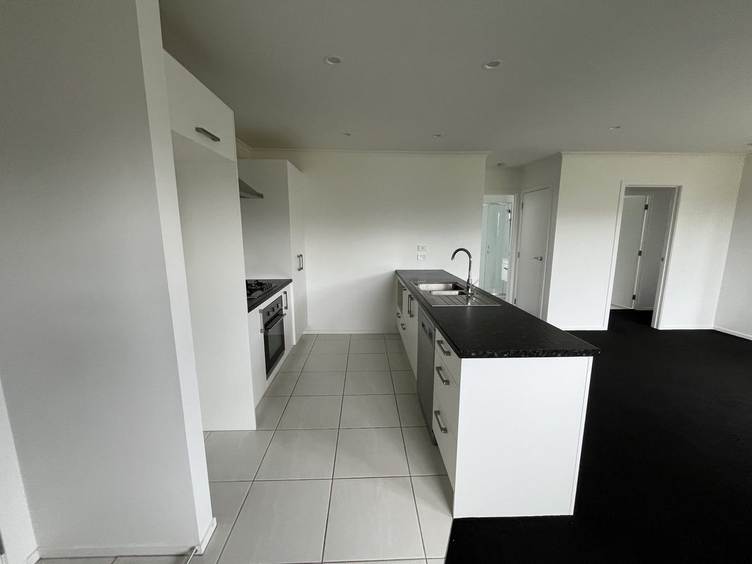 21 Pragma Rise, Rototuna North, Hamilton - Carousel 2