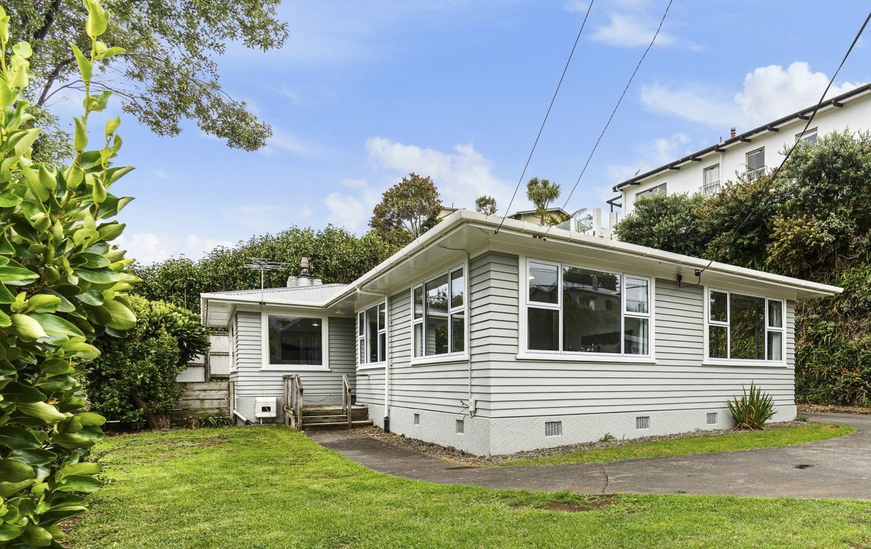 388A St Aubyn Street, Moturoa, New Plymouth - Carousel 1