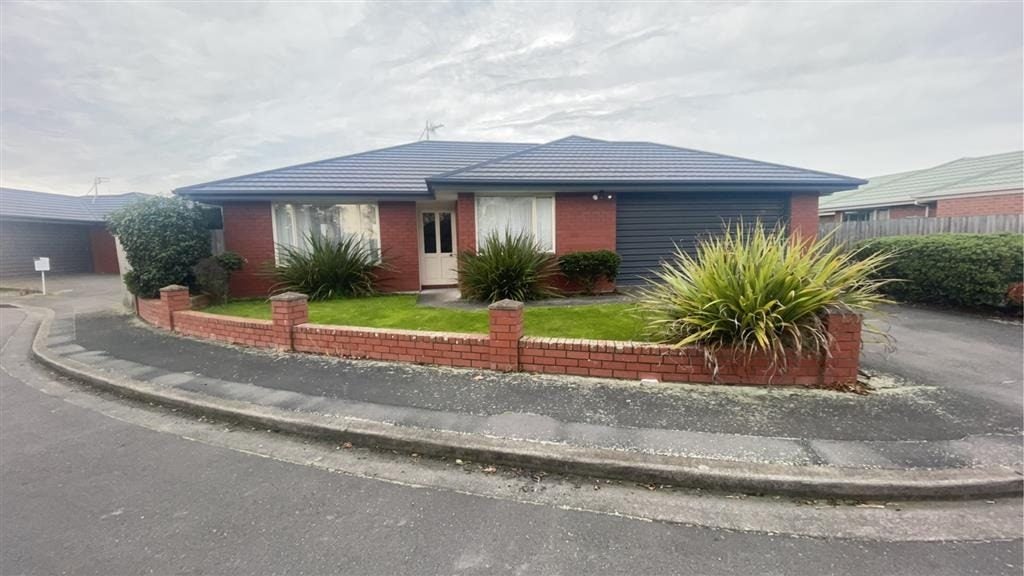 9 Kydd Lane, Hornby, Christchurch - Carousel 1