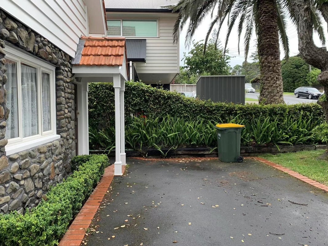 5 Rae Road, Campbells Bay, Auckland - Carousel 2