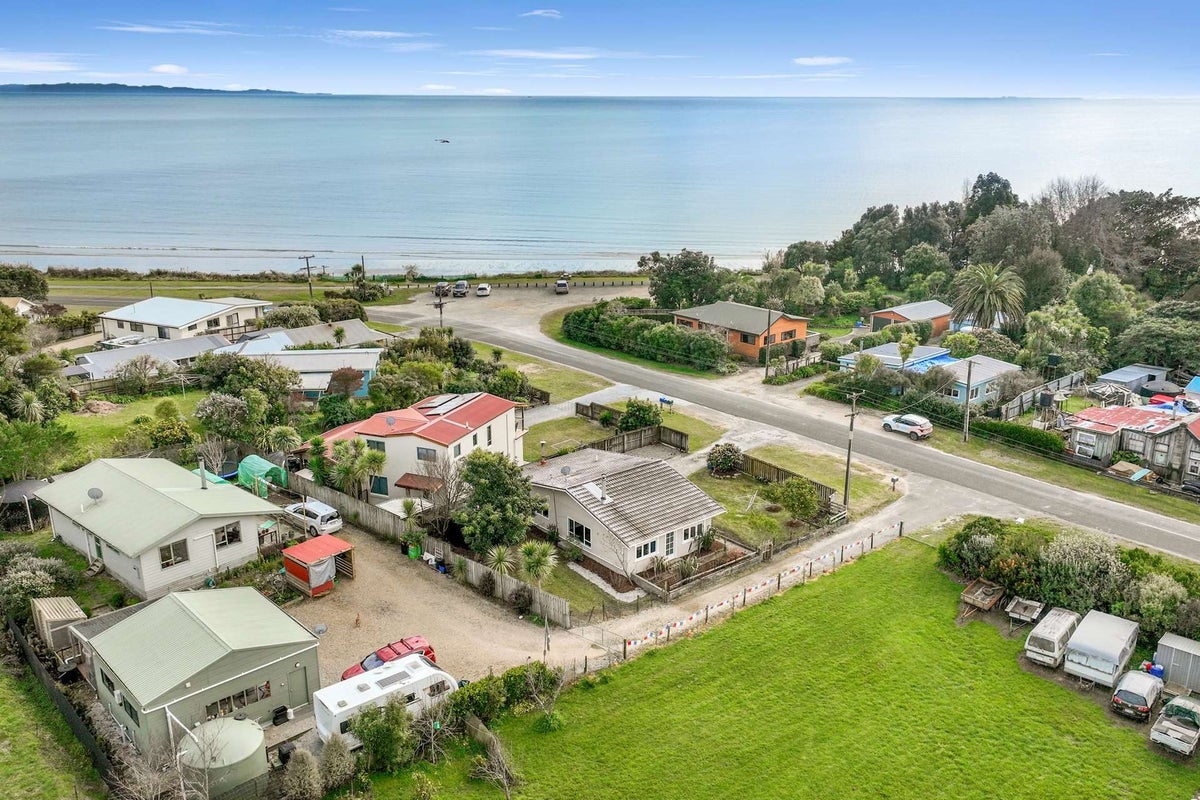 5 Selwyn Street, Pohara - Carousel 2