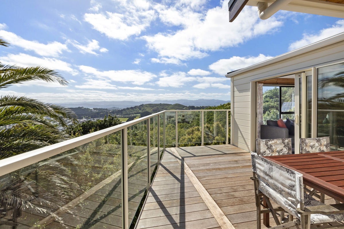 10 Maple Grove, Kingston, Wellington - Carousel 2