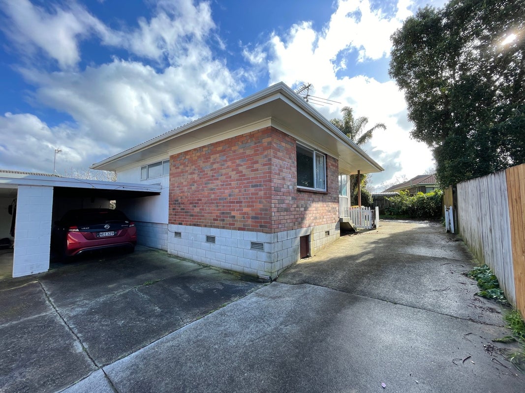 3A Fortunes Road, Half Moon Bay, Auckland - Carousel 1