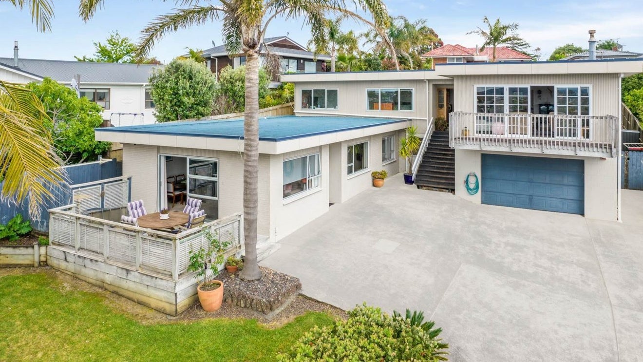 25 Alexander Street, Cockle Bay, Auckland - Carousel 1