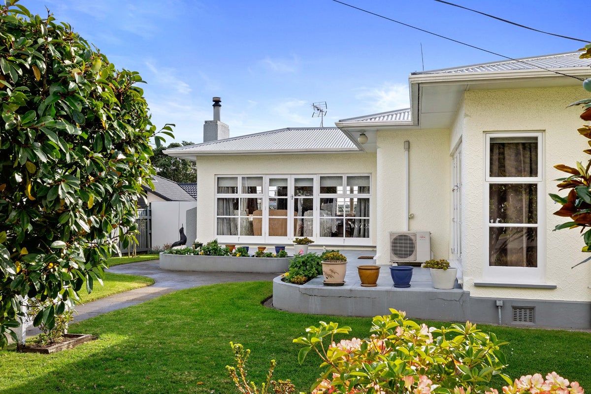 13 Hori Street, Vogeltown, New Plymouth - Carousel 2