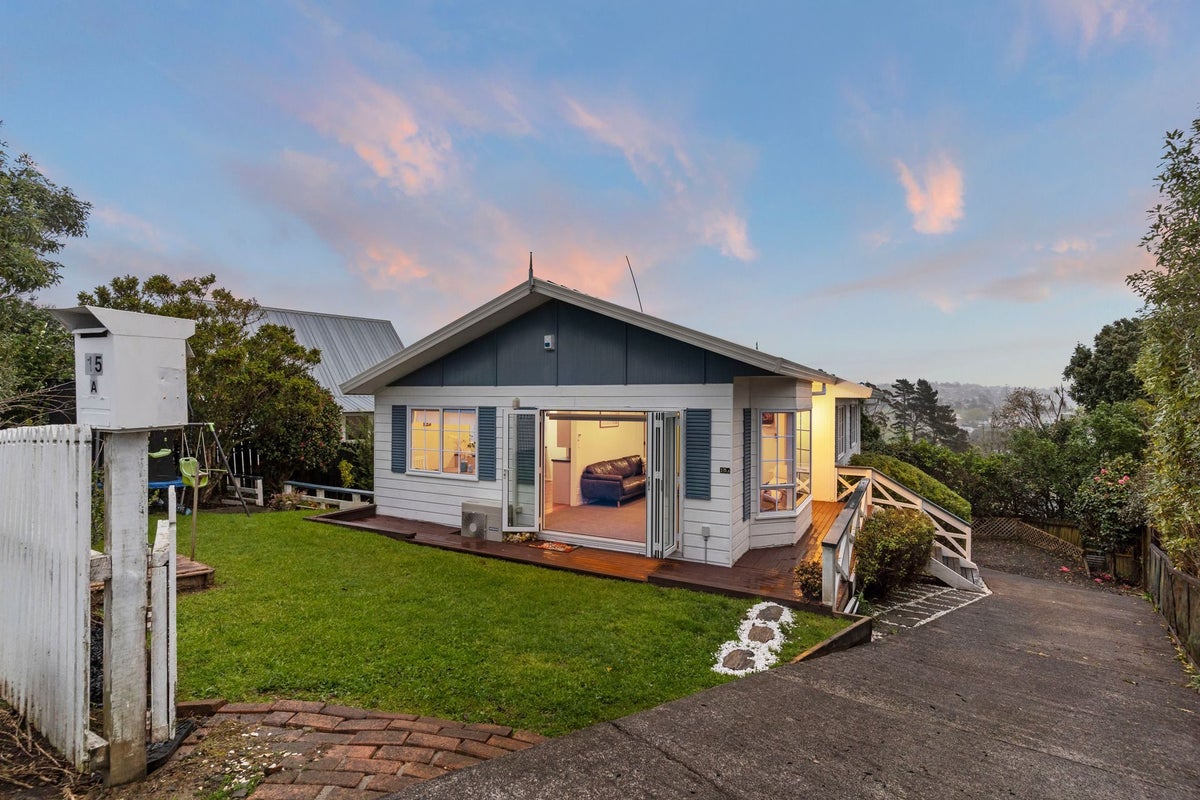 15A Darcy Place, Massey, Auckland - Carousel 2