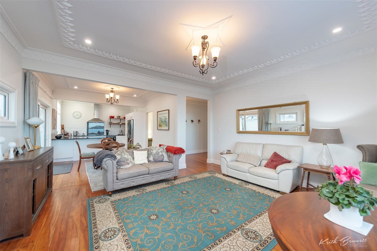155 The Esplanade, Petone, Lower Hutt - Carousel 2