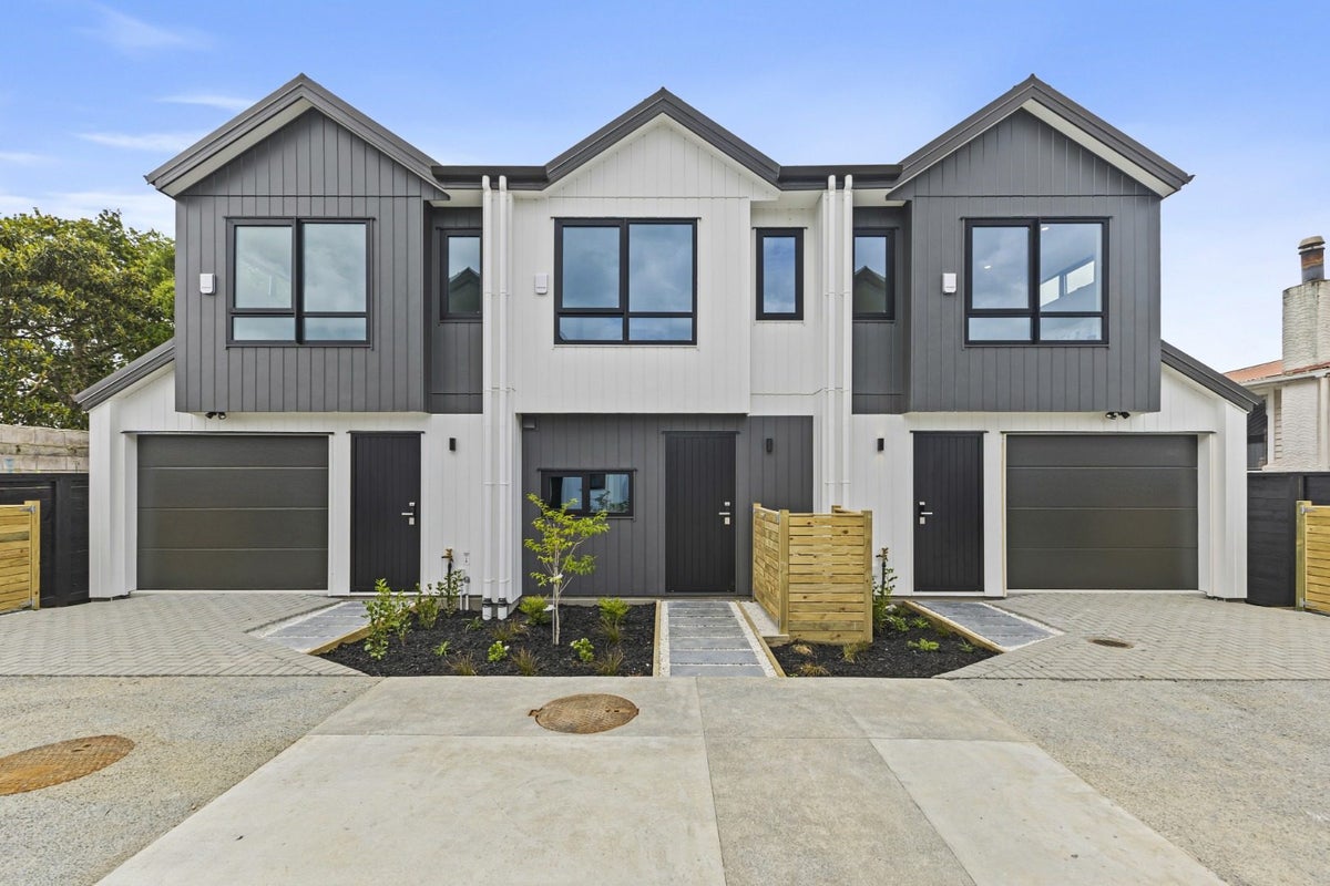 27D Bernard Street, Mount Wellington, Auckland - Carousel 1