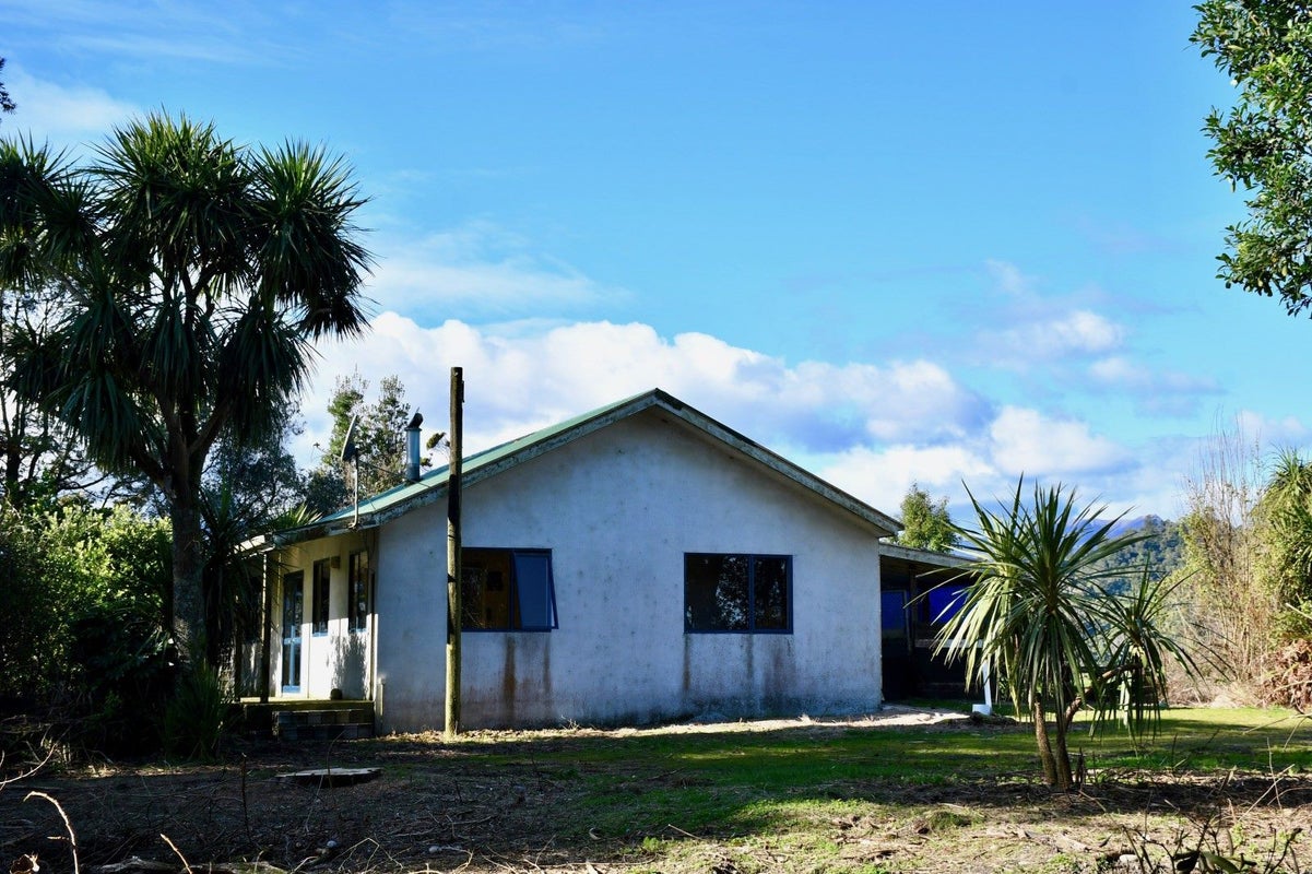 3752 Karamea Highway, Little Wanganui - Carousel 1