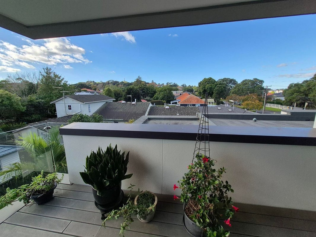 303/2A Raurenga Avenue, Royal Oak, Auckland - Carousel 2