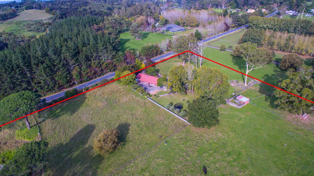 37 Upper Orewa Road, Silverdale - Carousel 1