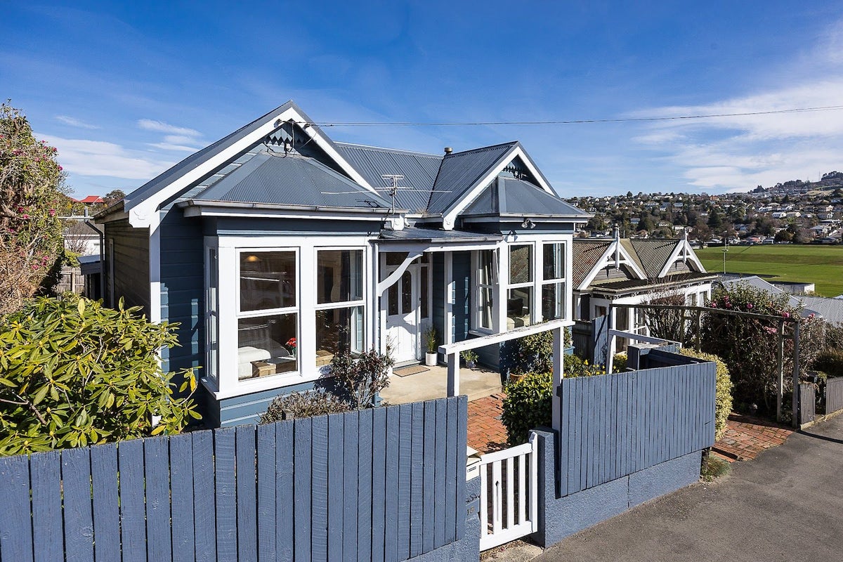 15 Lynn Street, Maori Hill, Dunedin, Otago - Carousel 1
