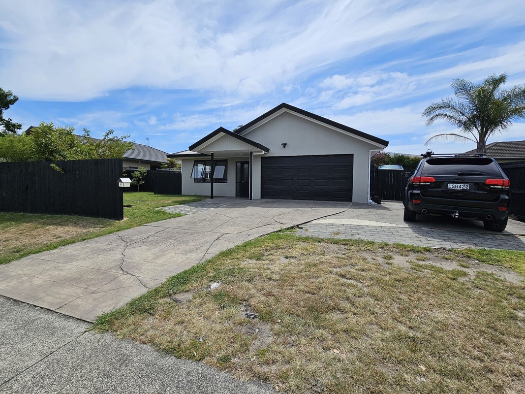 63 Katerini Grove, Papamoa Beach, Papamoa - Carousel 1