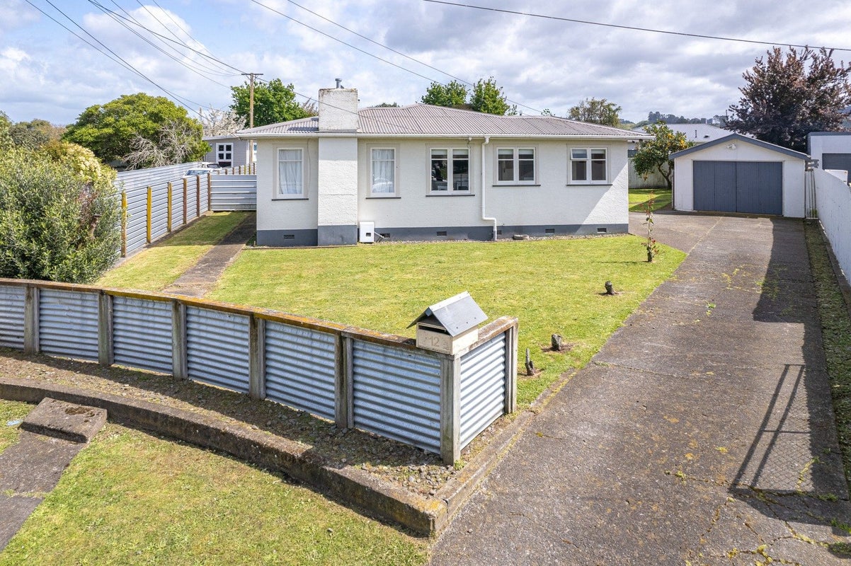 12 Kaka Place, Whanganui East, Whanganui - Carousel 1