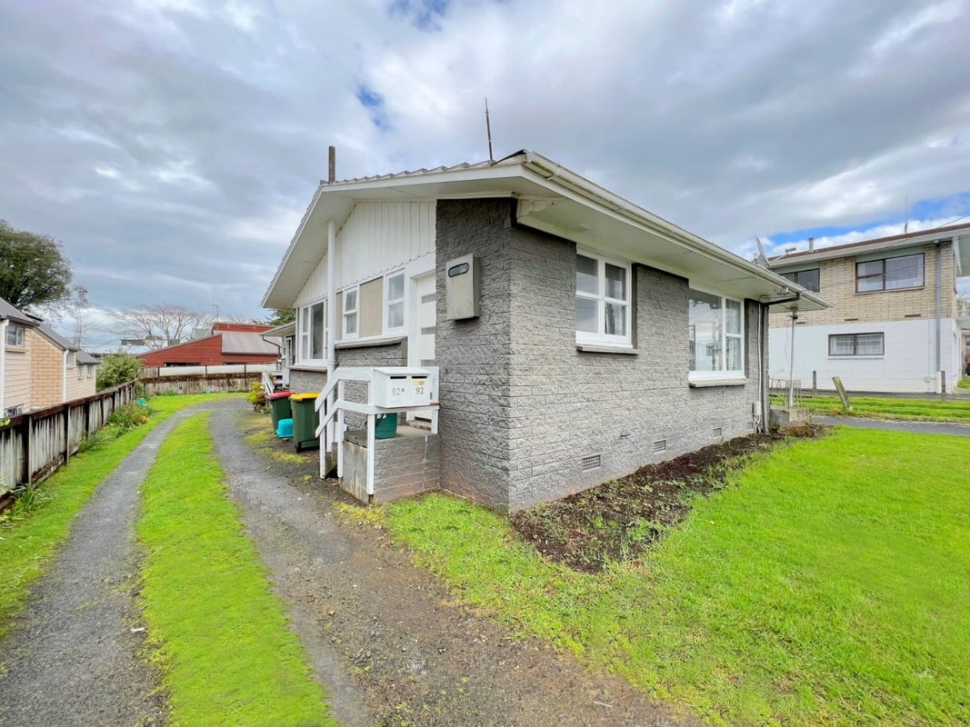 92 Clyde Street, Hamilton East, Hamilton - Carousel 14