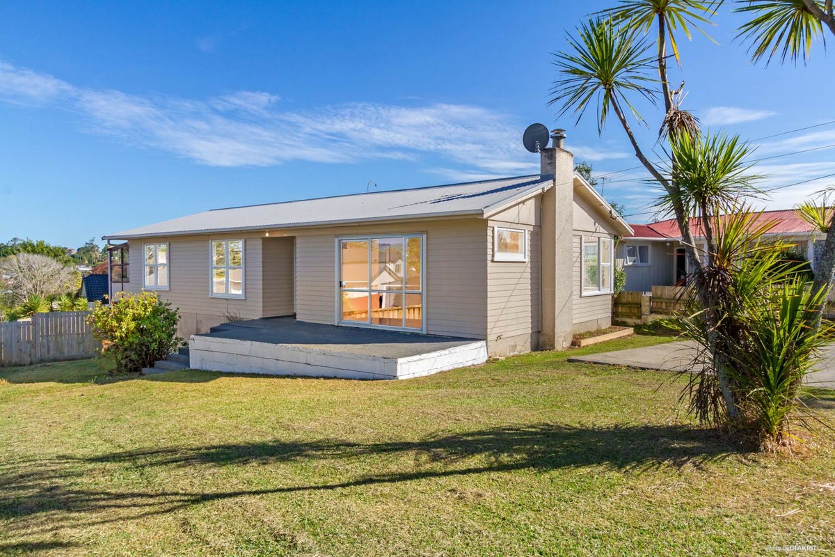 51 Farquhar Road, Glendene, Auckland - Carousel 1