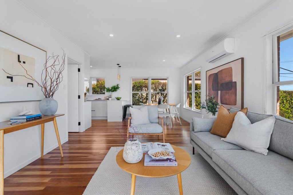 1/229 Glenfield Road, Hillcrest, Auckland - Carousel 2