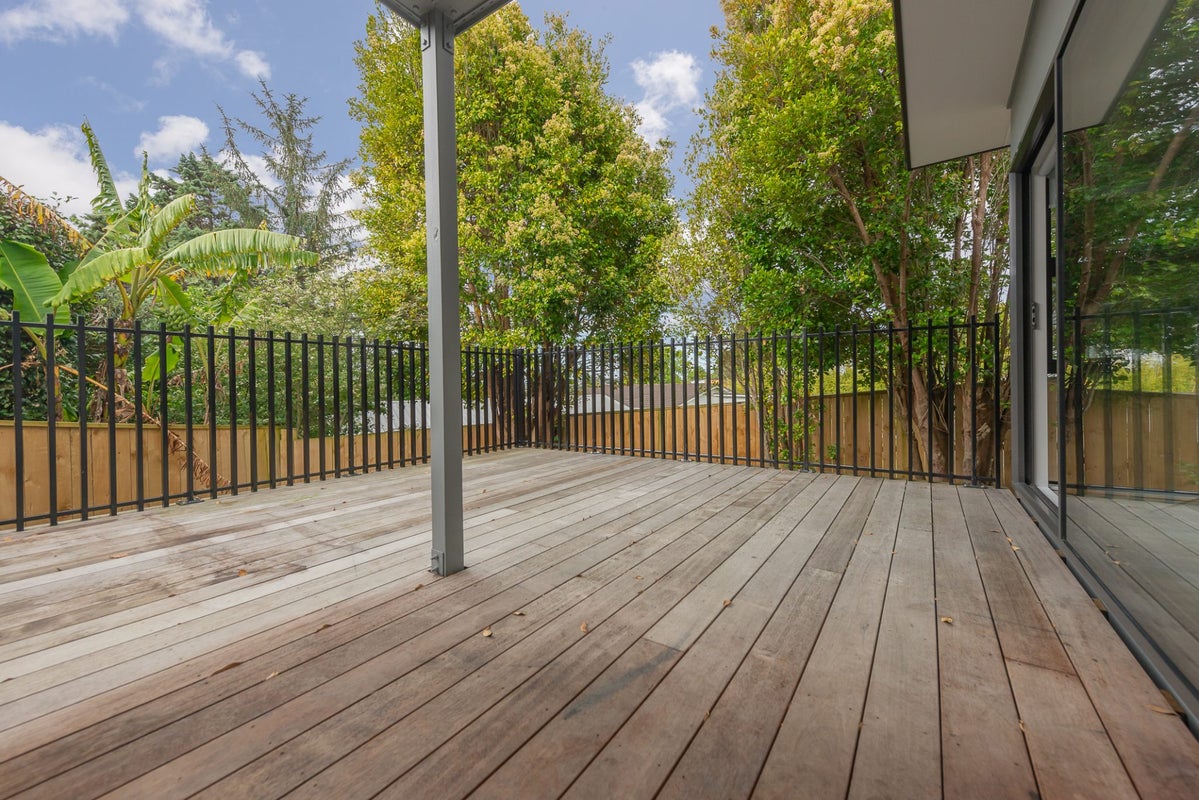 6B Zingaro Place, Massey, Auckland - Carousel 15