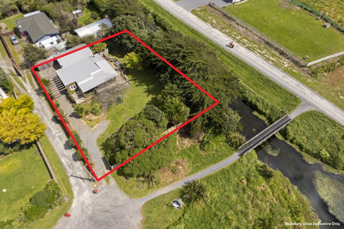 3 Atkinson Avenue, Otaki Beach, Otaki - Carousel 2