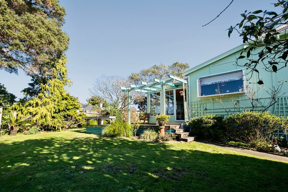 21 Barrett Street, Westown, New Plymouth - Carousel 31