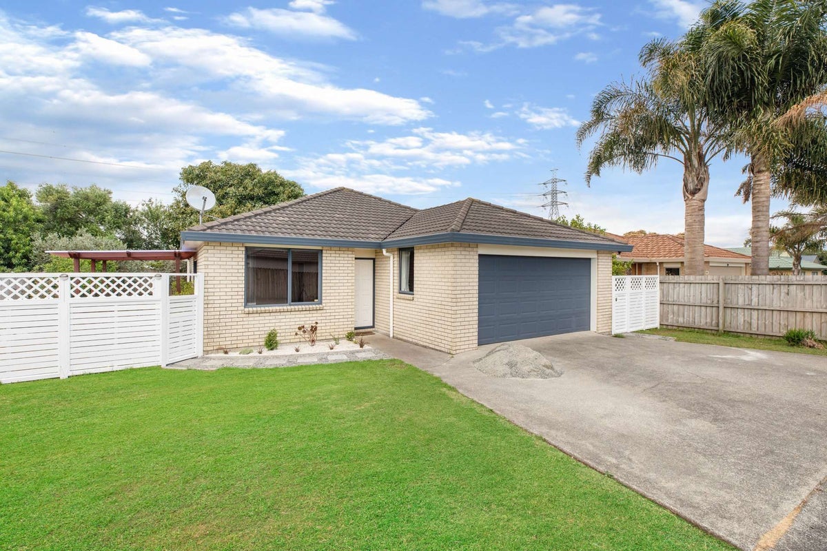 37 Pateke Drive, Takanini, Auckland - Carousel 1