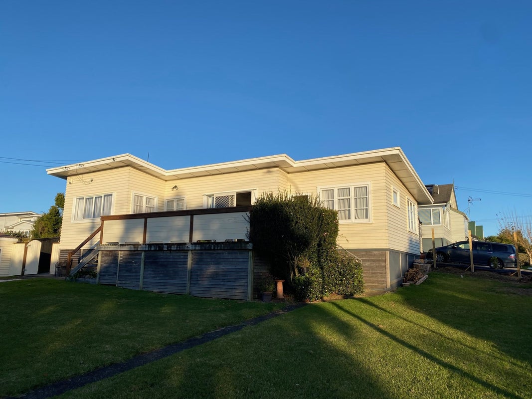 43 Third View Avenue, Beachlands, Auckland - Carousel 1