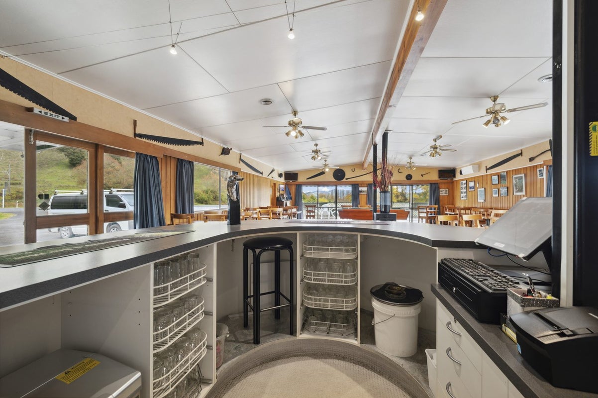 835 State Highway 67, FAIRDOWN, WESTPORT - Carousel 2