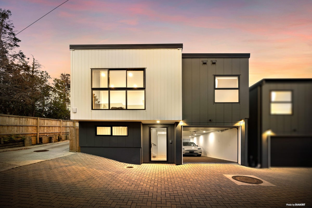 296A East Coast Road, Forrest Hill, Auckland - Carousel 1