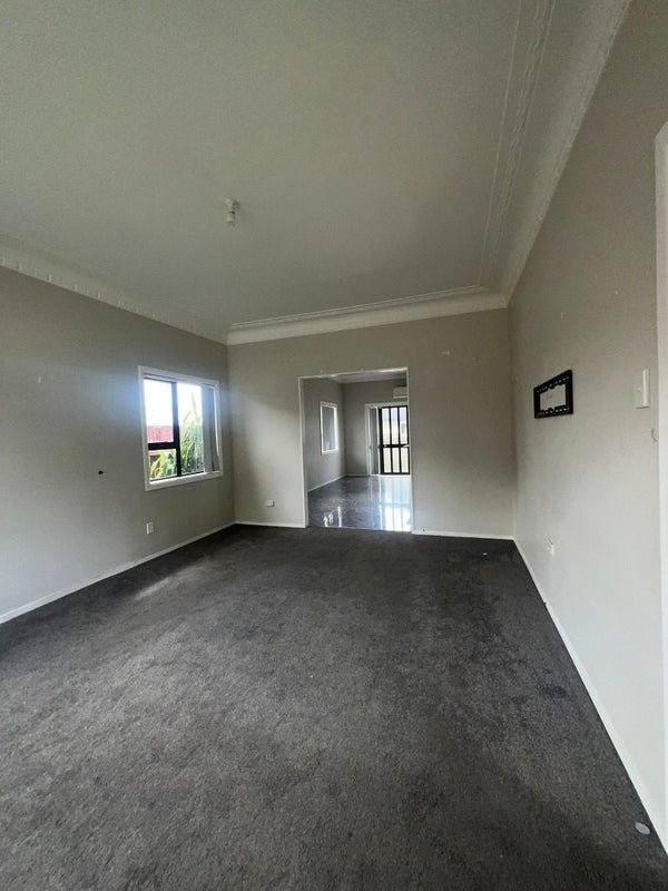 8 Kimpton Road, Papatoetoe, Auckland - Carousel 2
