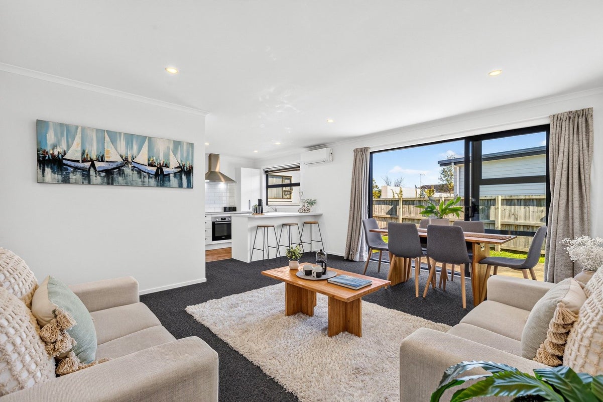 2/2 Summit Terrace, Dinsdale, Hamilton, Waikato - Carousel 1