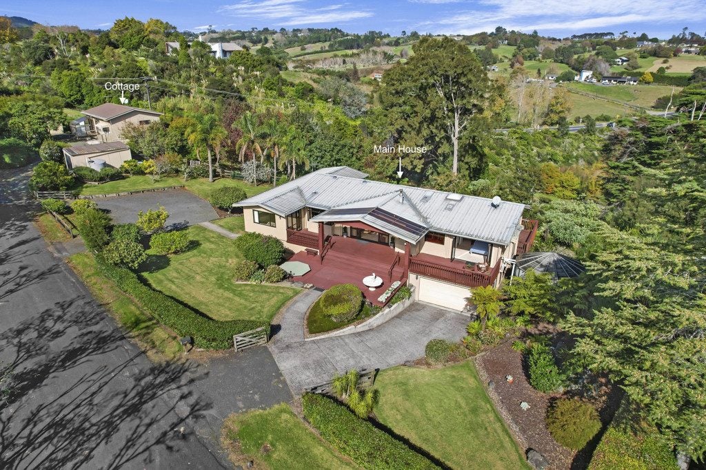 2 Turanga Road, Howick - Carousel 2