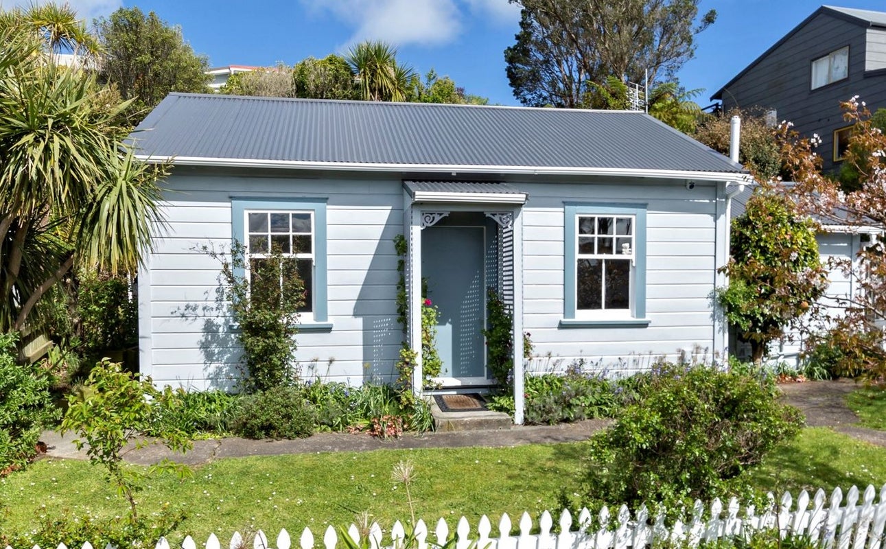 7 Clifford Road, Johnsonville, Wellington - Carousel 1