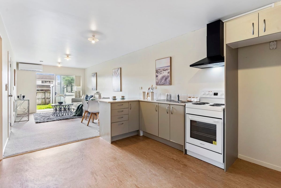 1/242 Great North Road, Henderson, Auckland - Carousel 2