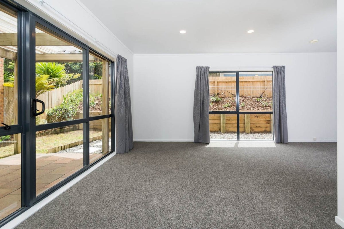 11/12 NORTHCROSS DR, Oteha, Auckland - Carousel 2