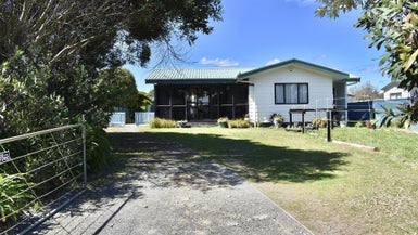 28 Sarah Street, Waikawa Beach, Manakau - Carousel 1