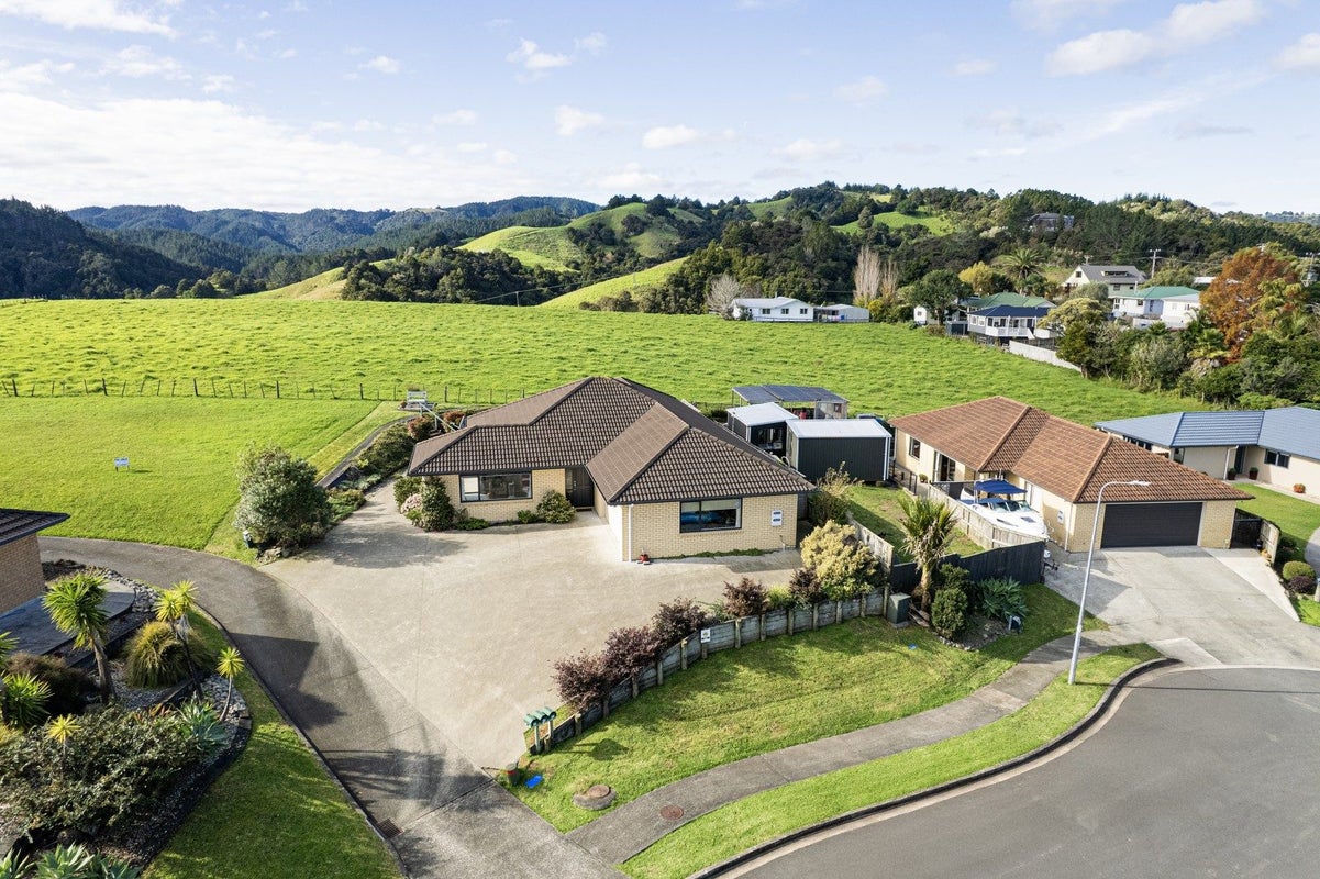 29 Roderick Place, Onerahi, Whangarei - Carousel 2