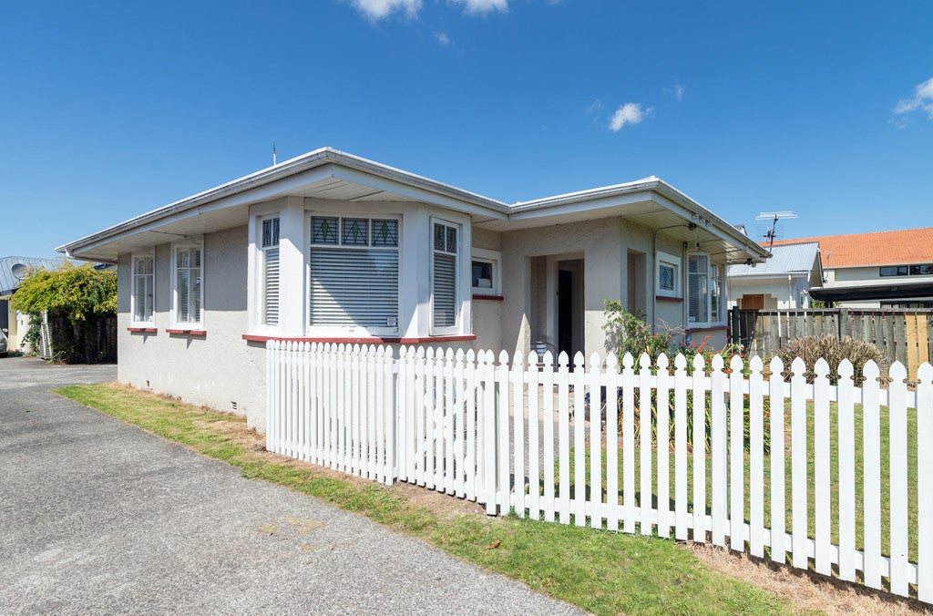 1/96 MALFROY ROAD, Victoria, Rotorua - Carousel 1