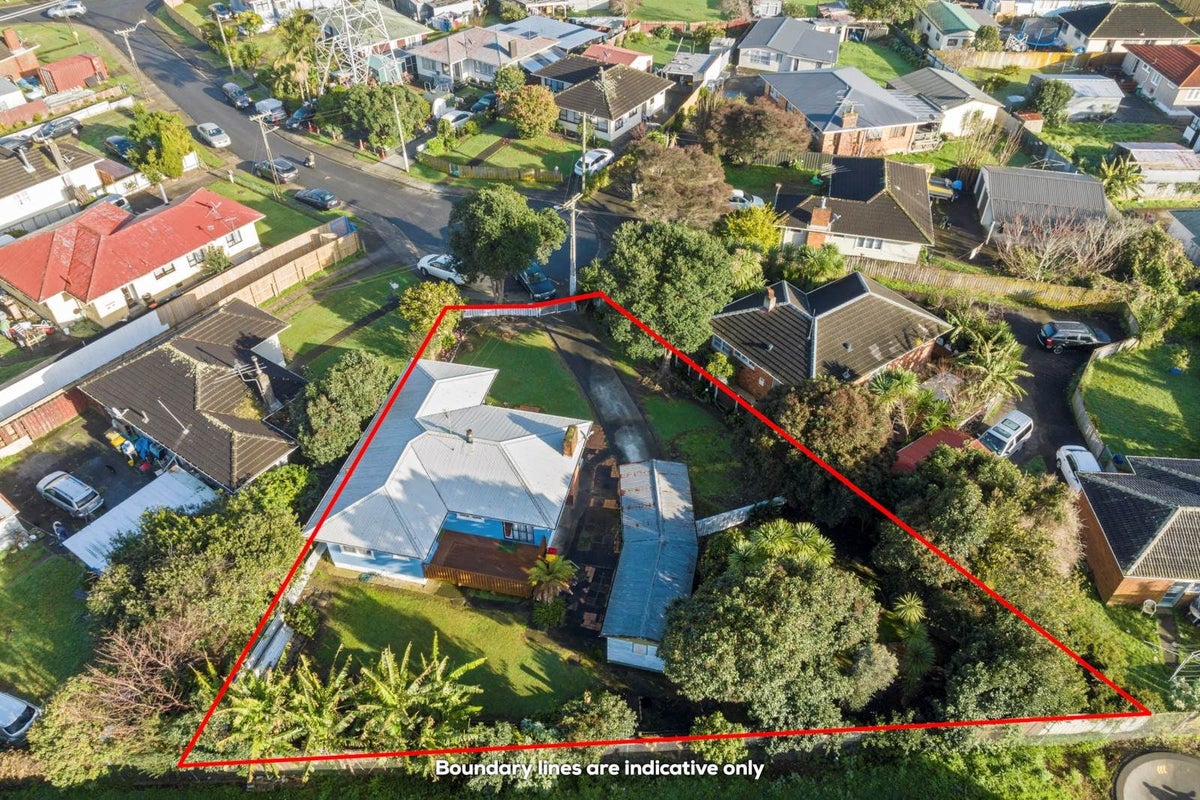 11 Leslie Place, Otara, Auckland - Carousel 2
