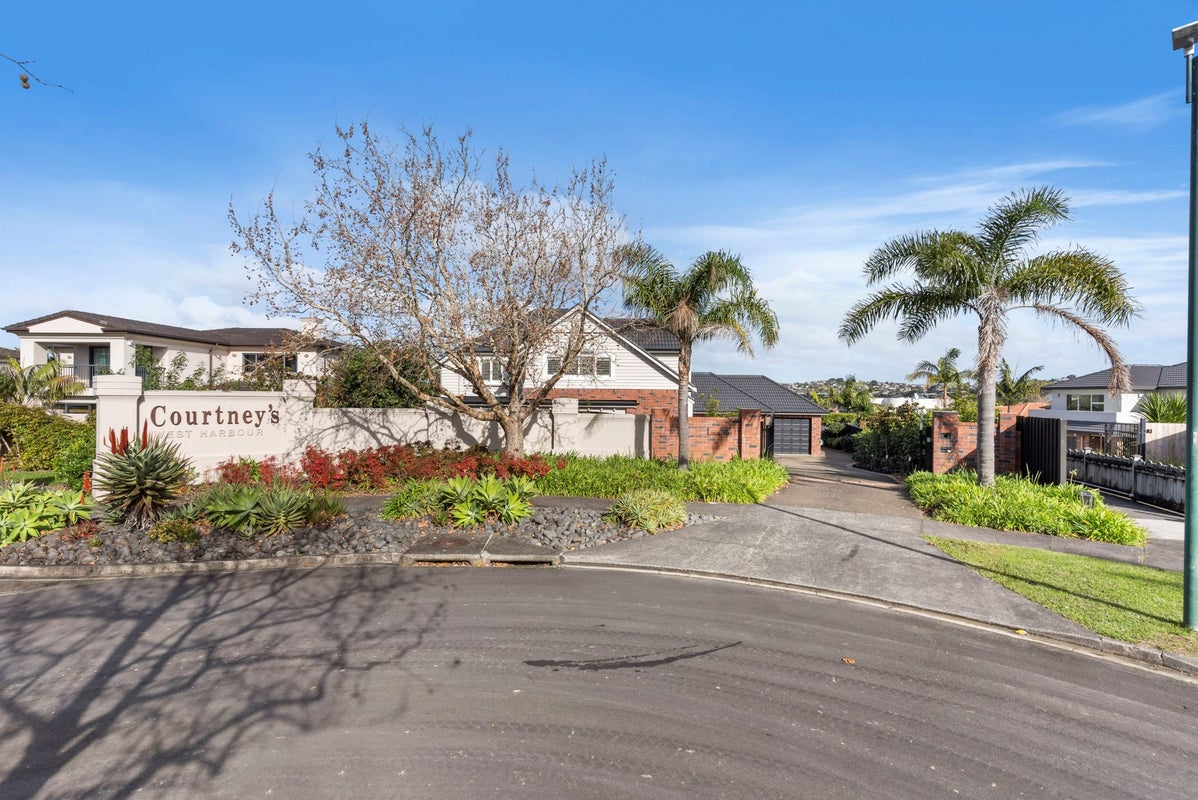 1 Courtneys, West Harbour, Auckland - Carousel 36