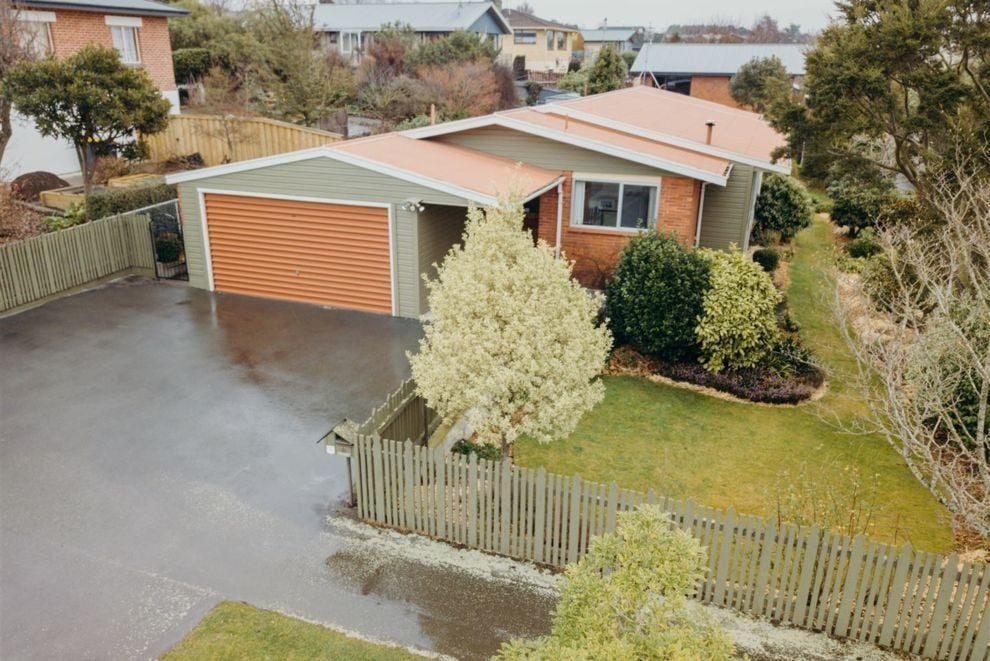 17 Barnes Street, Glenwood, Timaru - Carousel 1