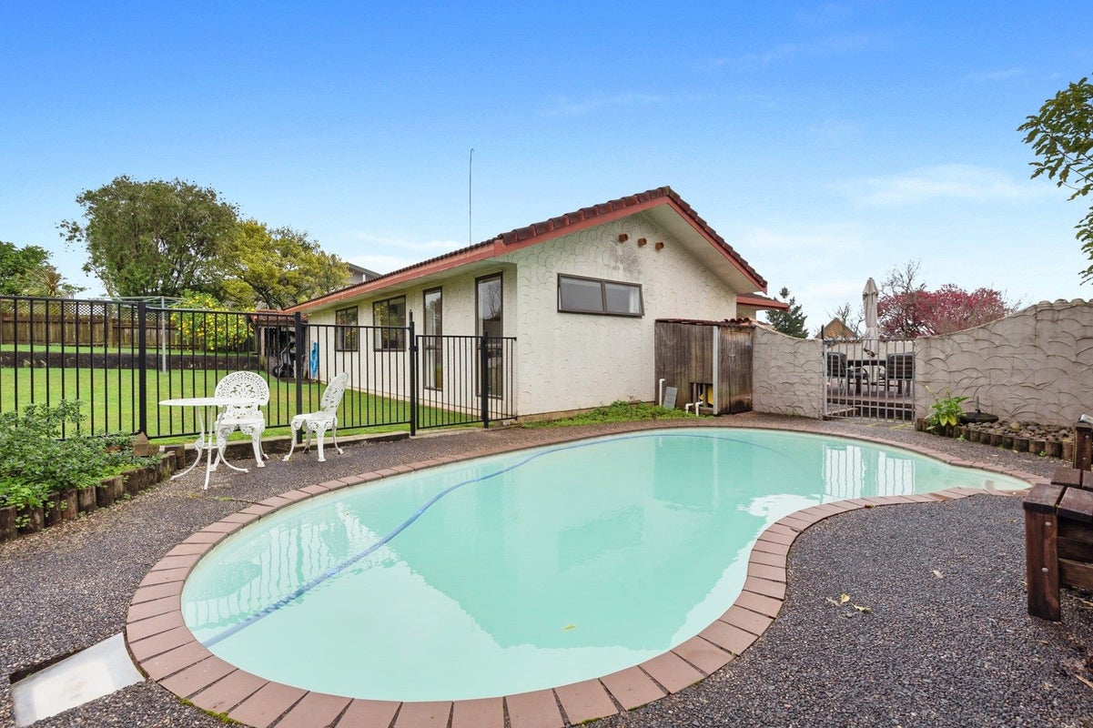 7 Highland Drive, Pukete, Hamilton - Carousel 1